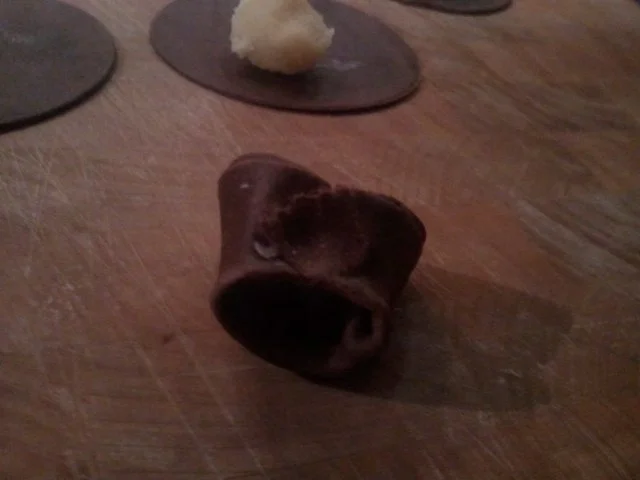 Kakao-Tortellini mit Marzipanfüllung - Rezept - Bild Nr. 7