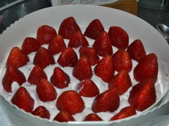 Stracciatella – Erdbeer – Schoko – Torte - Rezept - Bild Nr. 6