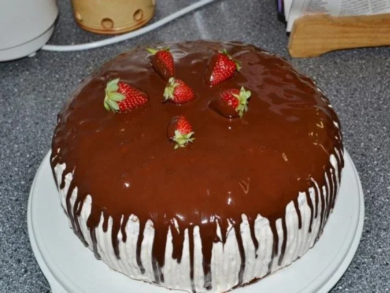 Stracciatella – Erdbeer – Schoko – Torte - Rezept - Bild Nr. 11