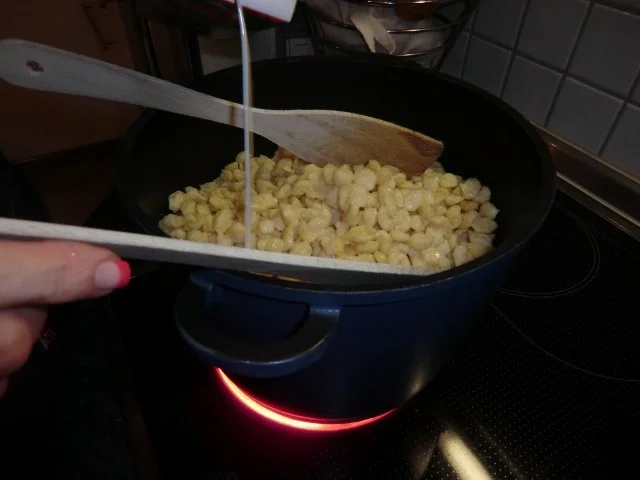 Rezept: Schwäbische Kässpätzle Bild Nr. 5 Schwäbische Kässpätzle - Rezept - Bild Nr. 5