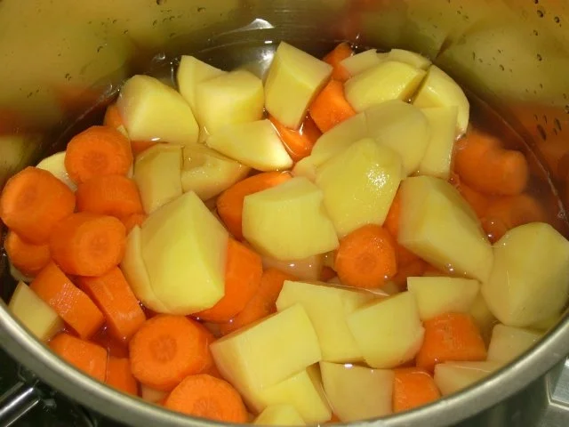 Rezept: Kartoffel-Möhrenstampf Bild Nr. 3 Kartoffel-Möhrenstampf - Rezept - Bild Nr. 3