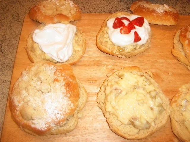 Rezept: Rhabarber-Pudding-Hefeteilchen Bild Nr. 9 Rhabarber-Pudding-Hefeteilchen - Rezept - Bild Nr. 9