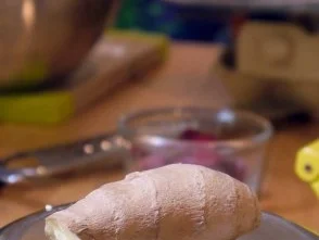 Rotbarsch mit Limette, Ingwer, Fenchel - dazu Tagliatelle mit pfeffriger Spargelsauce - Rezept - Bild Nr. 4