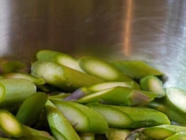Rotbarsch mit Limette, Ingwer, Fenchel - dazu Tagliatelle mit pfeffriger Spargelsauce - Rezept - Bild Nr. 8