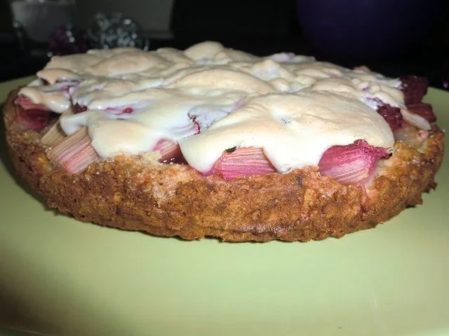 Rezept: Himbeer-Rhabarber-Kuchen (Springform 20cm Durchmesser) Bild Nr. 2 Himbeer-Rhabarber-Kuchen (Springform 20cm Durchmesser) - Rezept - Bild Nr. 2