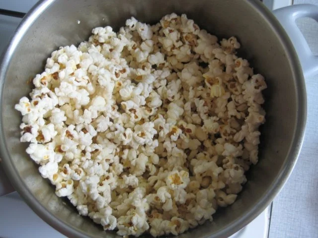 Popkorn-Zitronenquark-Torte - Rezept - Bild Nr. 7