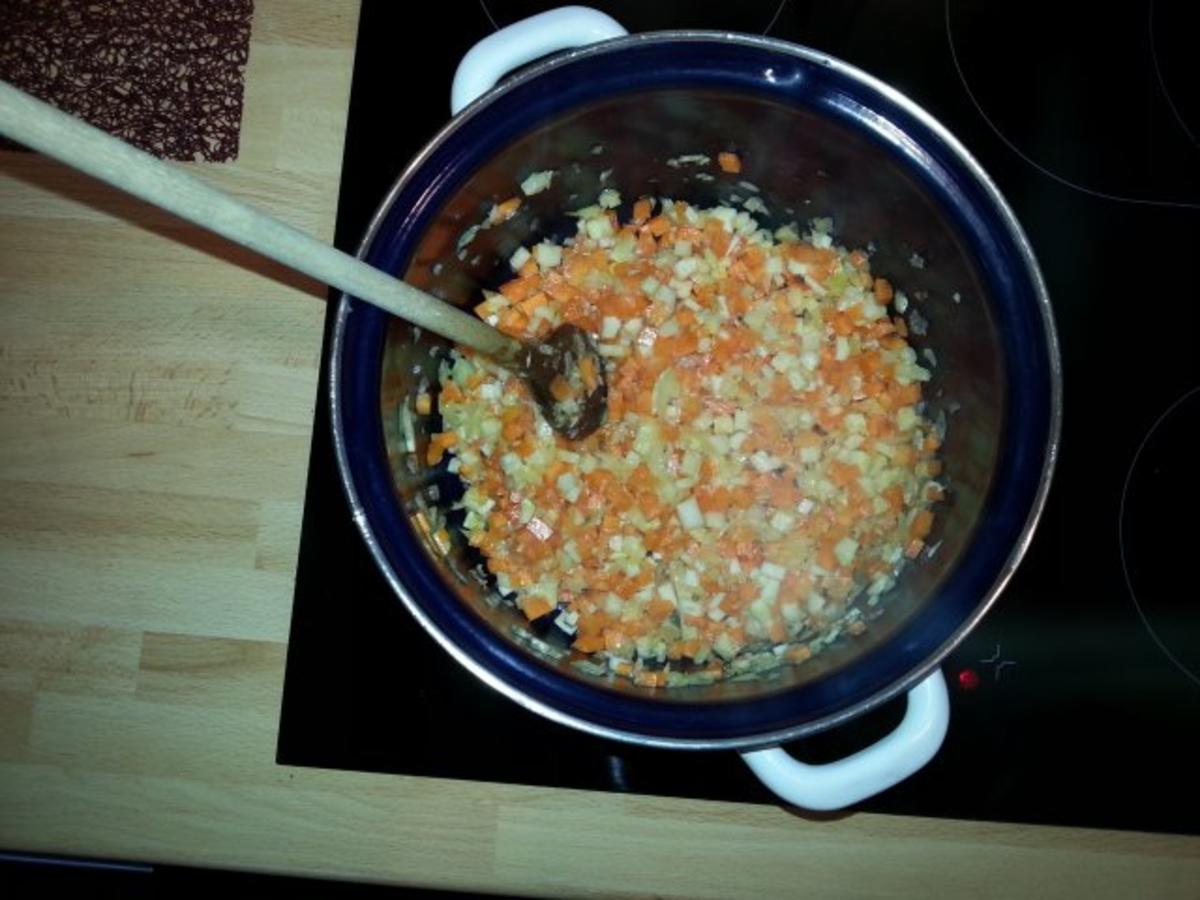 Nudeln mit Bolognese Soße - einfach - 114 kcal/100g