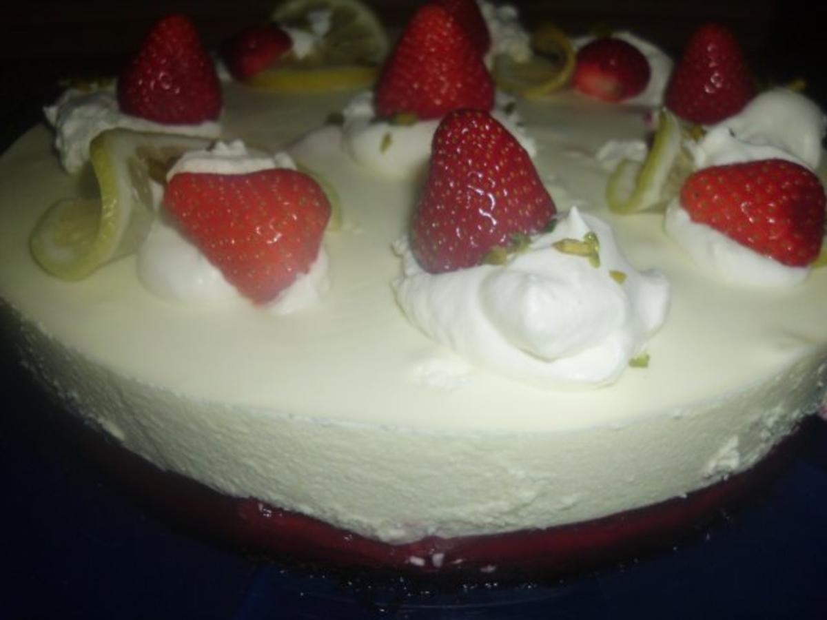 Zitronentorte mit Erdbeeren - Rezept mit Bild - kochbar.de
