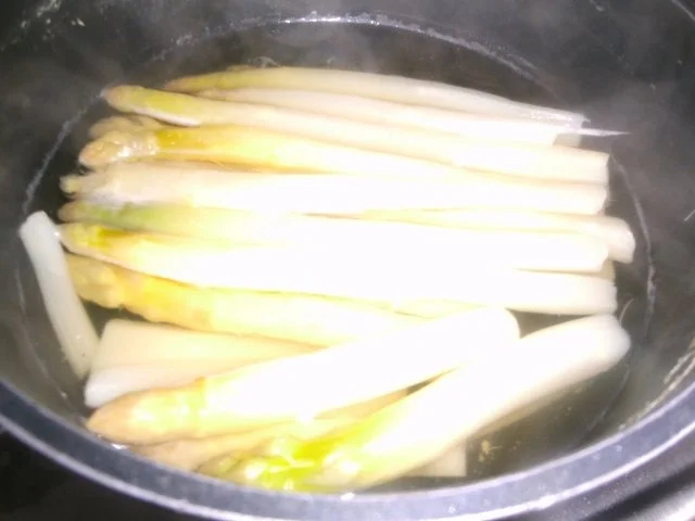 Wiener Schnitzel mit Sahnekartöffelchen und  Spargelgemüse nach Diana´s Art - Rezept - Bild Nr. 5