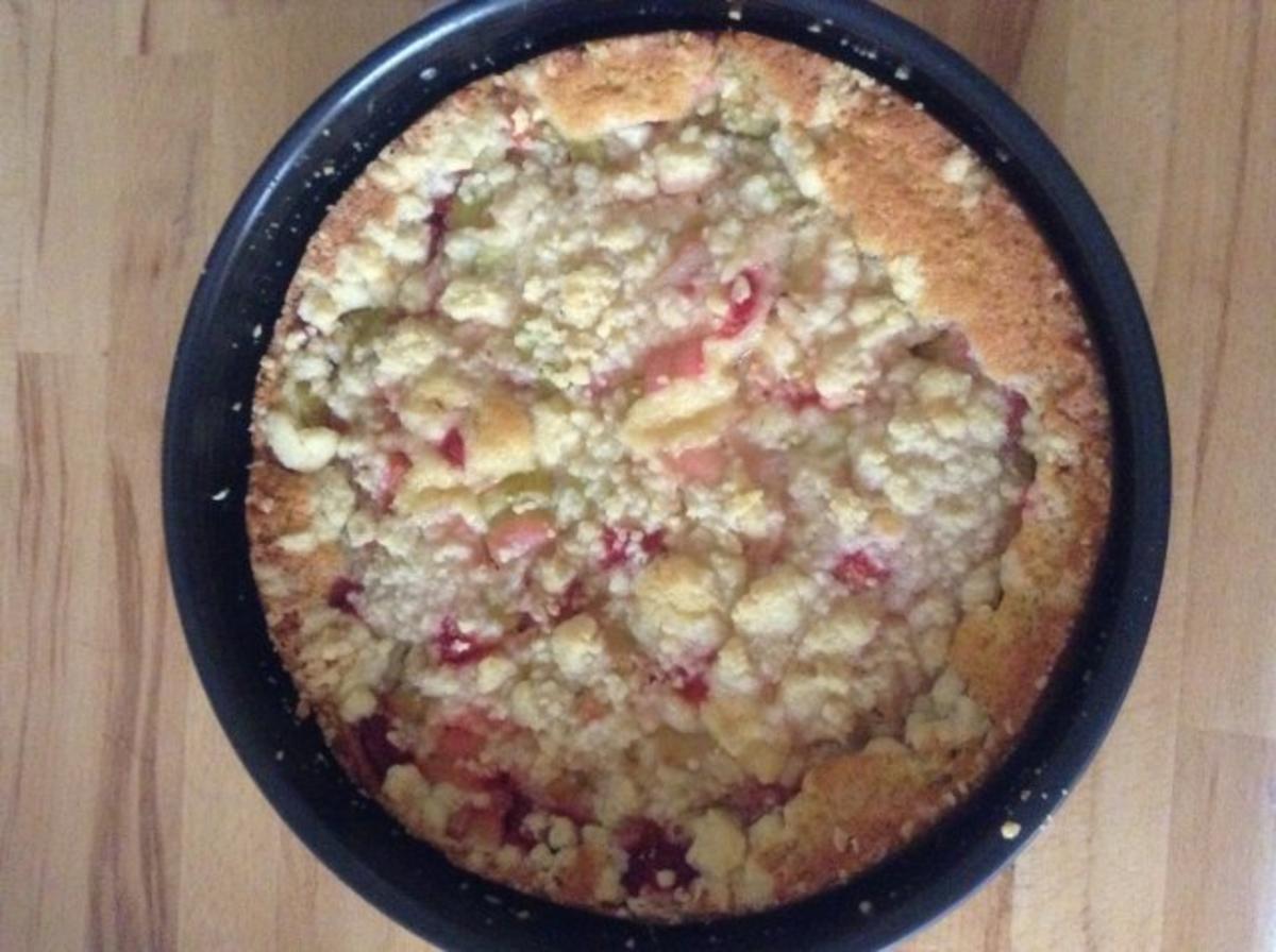 Erdbeer-Rhabarber- Kuchen mit Streusel - Rezept