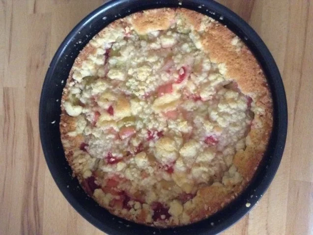 Erdbeer-Rhabarber- Kuchen mit Streusel - Rezept