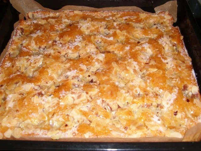 Kuchen/Torte...Buttermilch Kuchen mit Rhabarber - Rezept