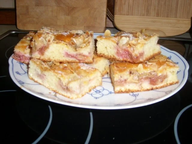 Kuchen/Torte...Buttermilch Kuchen mit Rhabarber - Rezept - Bild Nr. 2