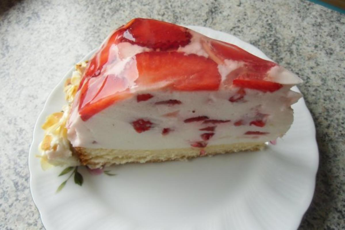 ❤ Erdbeer - Joghurt - Kuppeltorte ❤ - Rezept - Bild Nr. 2