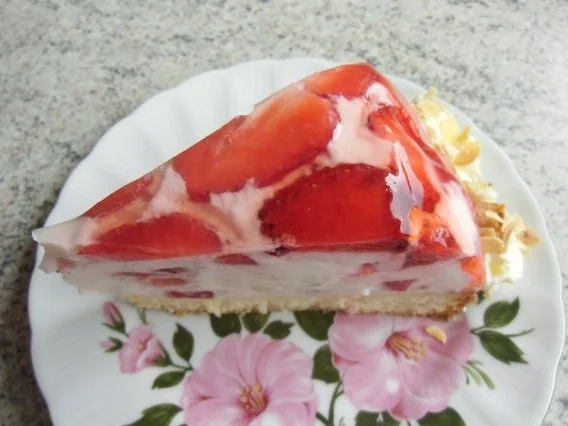 ❤ Erdbeer - Joghurt - Kuppeltorte ❤ - Rezept - Bild Nr. 3