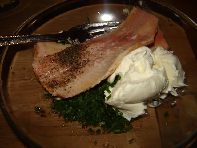 Rezept: Aufstrich mit geräucherter Forelle Bild Nr. 2 Aufstrich mit geräucherter Forelle - Rezept - Bild Nr. 2