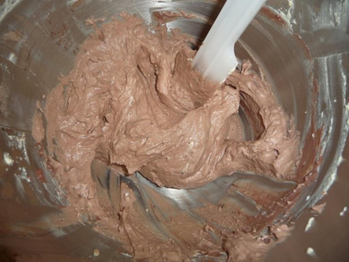 Vanillemuffins mit Schokoladenbuttercreme - Rezept - Bild Nr. 5