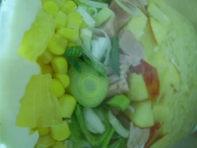 Rezept: Schichtsalat "Dianne" Bild Nr. 2 Schichtsalat "Dianne" - Rezept - Bild Nr. 2