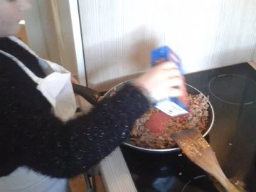 Von Kids für Kids: Nudeln mit Hackfleisch-Tomatensoße - Rezept - Bild Nr. 2