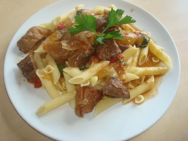 Gulasch aus dem Dutch Oven - Rezept