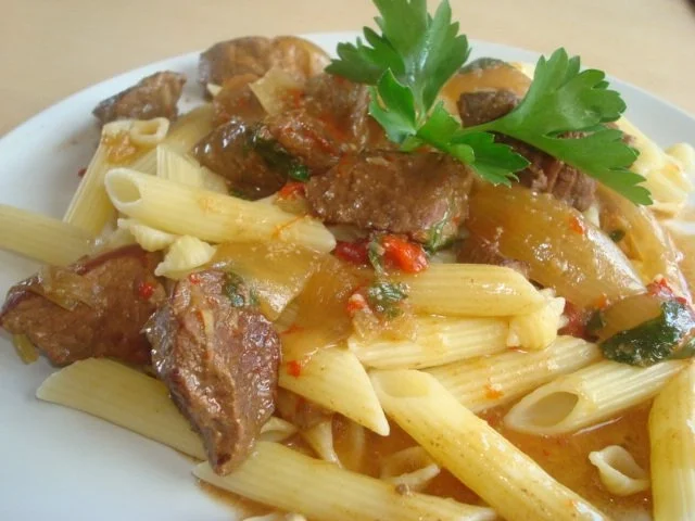 Gulasch aus dem Dutch Oven - Rezept - Bild Nr. 2