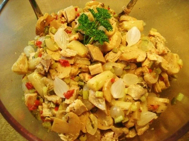 Rezept: Salat vom Suppenhuhn - ohne Mayonnaise ... Bild Nr. 7 Salat vom Suppenhuhn - ohne Mayonnaise ... - Rezept - Bild Nr. 7