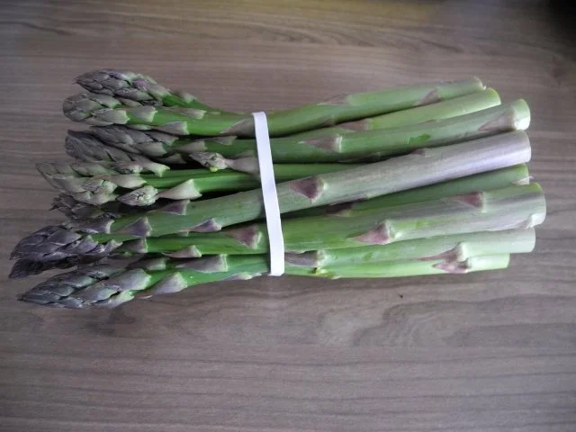 Rezept: Gemüsebeilage : Grüner Spargel in Sahnesauce Bild Nr. 9 Gemüsebeilage : Grüner Spargel in Sahnesauce - Rezept - Bild Nr. 9