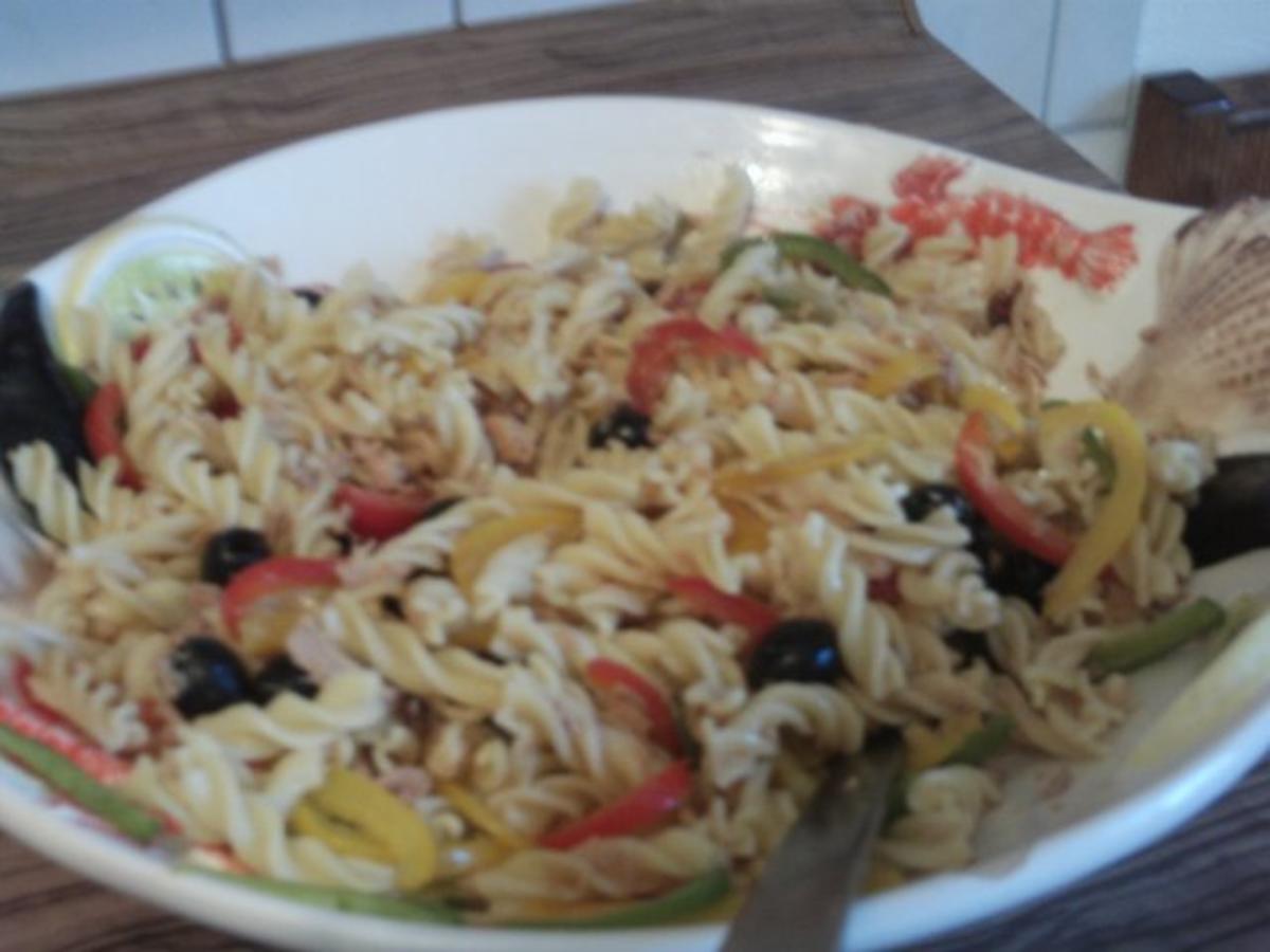 Bilder für Nudelsalat mit Thunfisch - Rezept