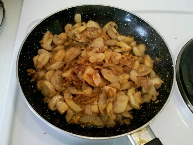 Eier: Berbere-Champis mit Spiegelei - Rezept - Bild Nr. 4