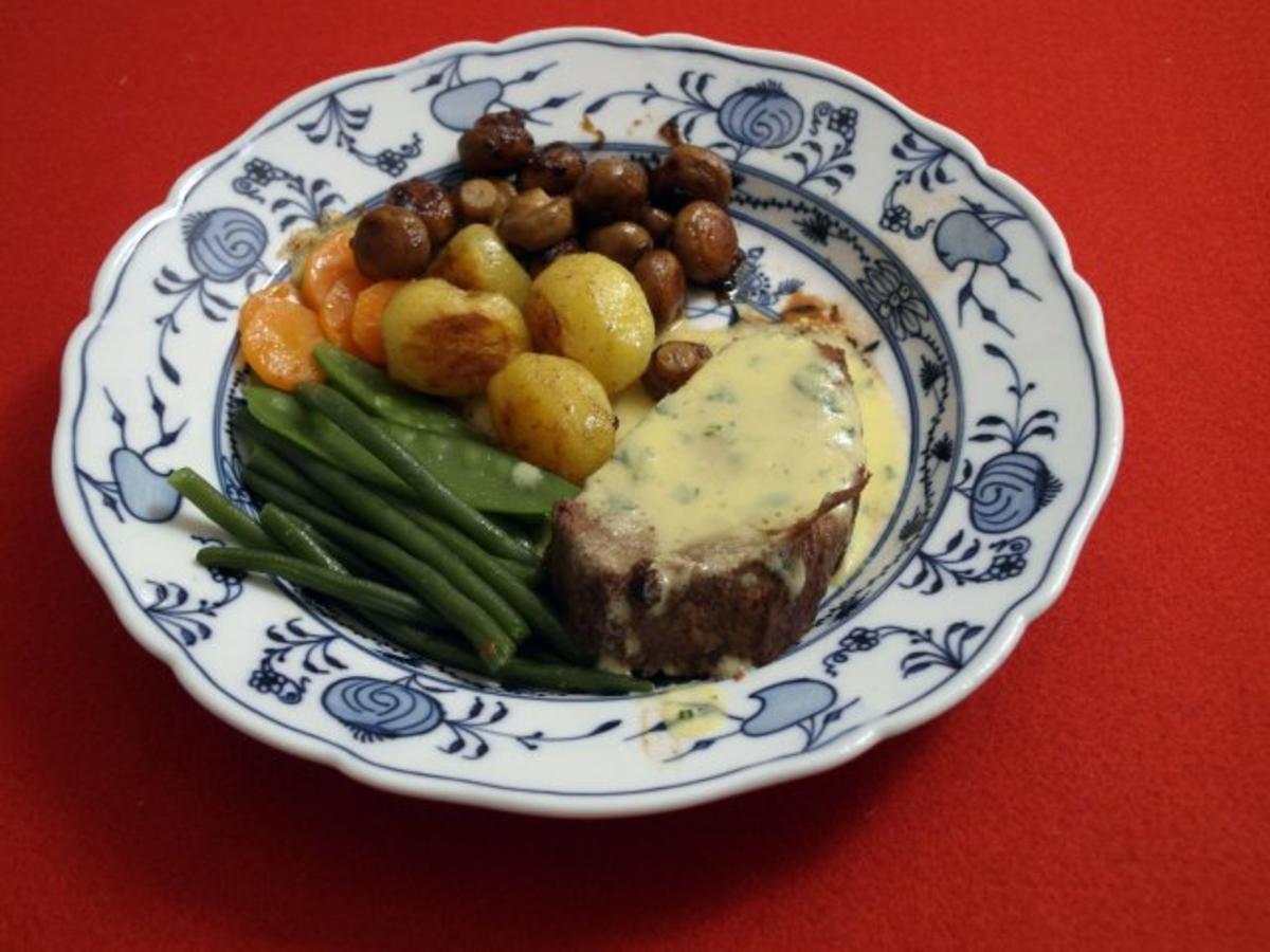 Bilder für Lammfilet mit Kräuterdecke à la Charles mit Karotten - Rezept