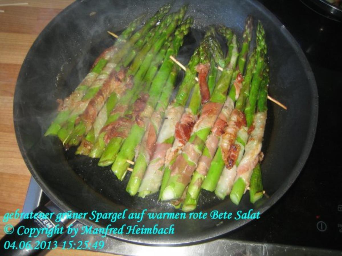 Spargel – gebratener grüner Spargel auf warmen rote Bete Salat - Rezept - Bild Nr. 2