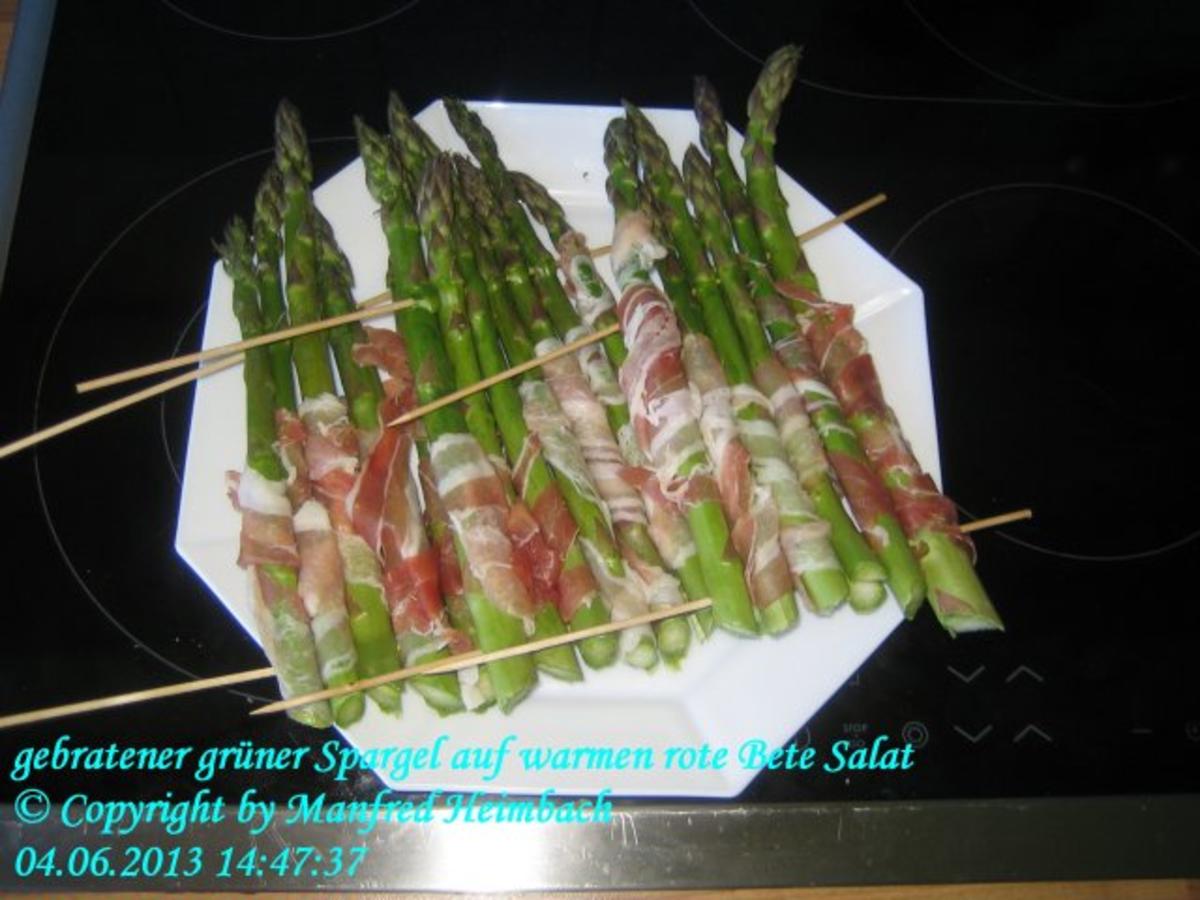 Spargel – gebratener grüner Spargel auf warmen rote Bete Salat - Rezept - Bild Nr. 4