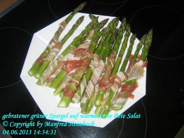 Spargel – gebratener grüner Spargel auf warmen rote Bete Salat - Rezept - Bild Nr. 5