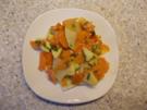 Kohlrabi-Karotten-Salat mit Äpfeln und frischen Kräutern - Rezept