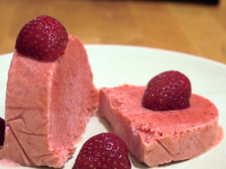 Erdbeer Parfait - einfach - 79 kcal/100g