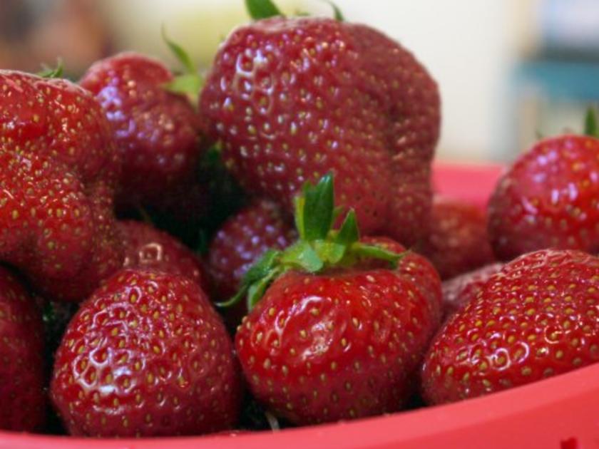 Erdbeer Parfait - einfach - 79 kcal/100g