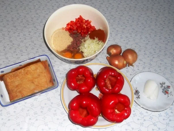 Klassisch gefüllte Paprikaschoten à la "Oórndrasch" (Rzpt. um 1976) - Rezept - Bild Nr. 3