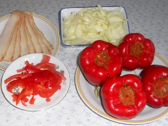 Klassisch gefüllte Paprikaschoten à la "Oórndrasch" (Rzpt. um 1976) - Rezept - Bild Nr. 7