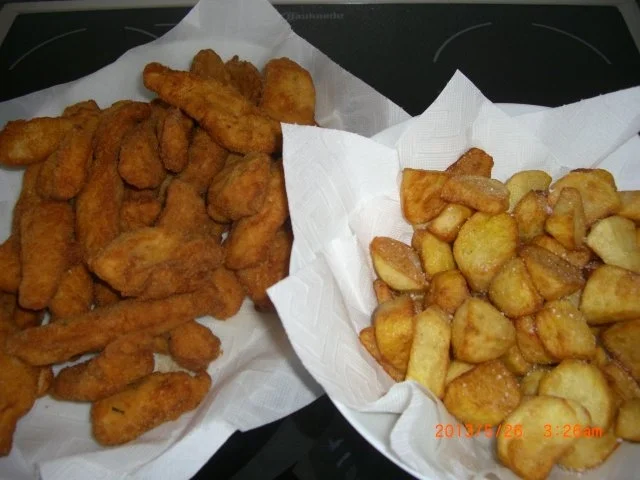 Mini "Wiener"Schnitzerl mit fritierten Kartoffelspalten - Rezept