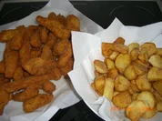 Rezept: Mini "Wiener"Schnitzerl mit fritierten Kartoffelspalten Mini "Wiener"Schnitzerl mit fritierten Kartoffelspalten - Rezept