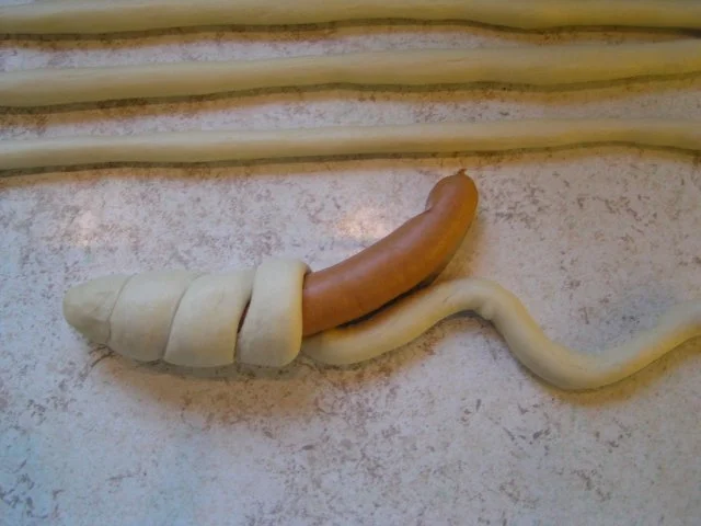 Wienerle im Laugenteig 5 Stk. - Rezept - Bild Nr. 5