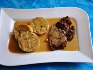 Kochen:Sauerbraten mit Serviettenknödel - Rezept