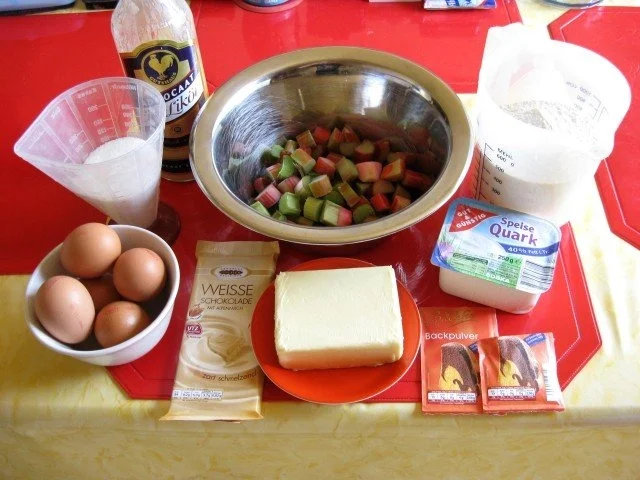 Rezept: Rhabarber - Eierlikör - Gugelhupf Bild Nr. 2 Rhabarber - Eierlikör - Gugelhupf - Rezept - Bild Nr. 2