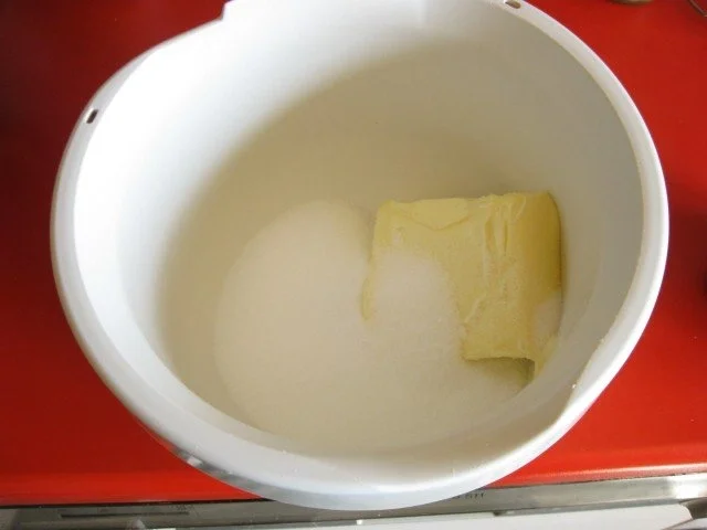 Rezept: Rhabarber - Eierlikör - Gugelhupf Bild Nr. 3 Rhabarber - Eierlikör - Gugelhupf - Rezept - Bild Nr. 3