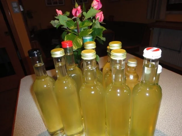 Rezept: Holunderblüten Sirup - heiß eingekocht Bild Nr. 12 Holunderblüten Sirup - heiß eingekocht - Rezept - Bild Nr. 12