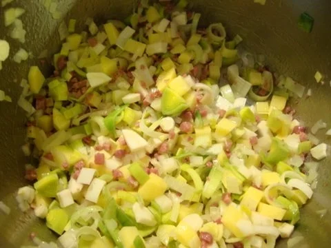 Rezept: legierte " Württemberger Weinbauern Suppe mit leichtem "Sahneschaum" Bild Nr. 8 legierte " Württemberger Weinbauern Suppe mit leichtem "Sahneschaum" - Rezept - Bild Nr. 8