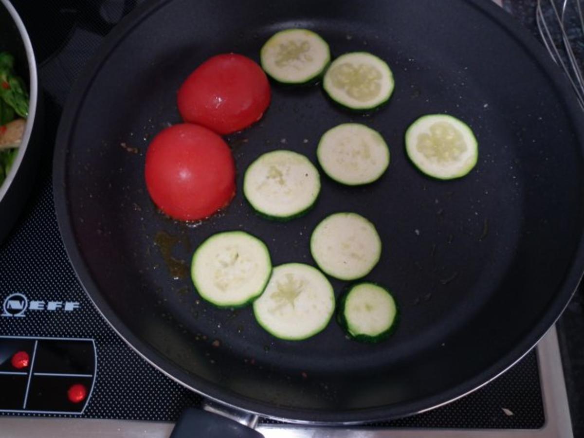 Spargel-Champignons-Salat mit Zucchini und Speckwürfel (lauwarm) - Rezept - Bild Nr. 3