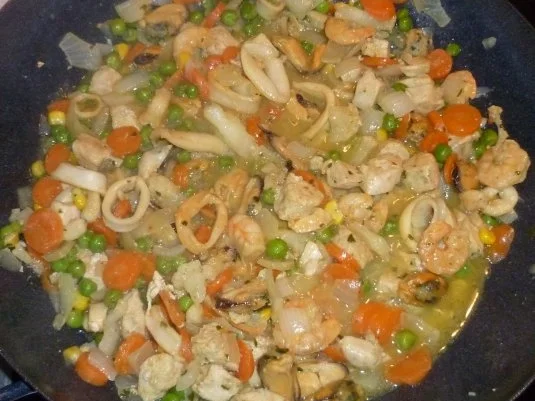 Rezept: Pfannengericht - Paella für Anfänger(innen) ;-) Bild Nr. 3 Pfannengericht - Paella für Anfänger(innen) ;-) - Rezept - Bild Nr. 3