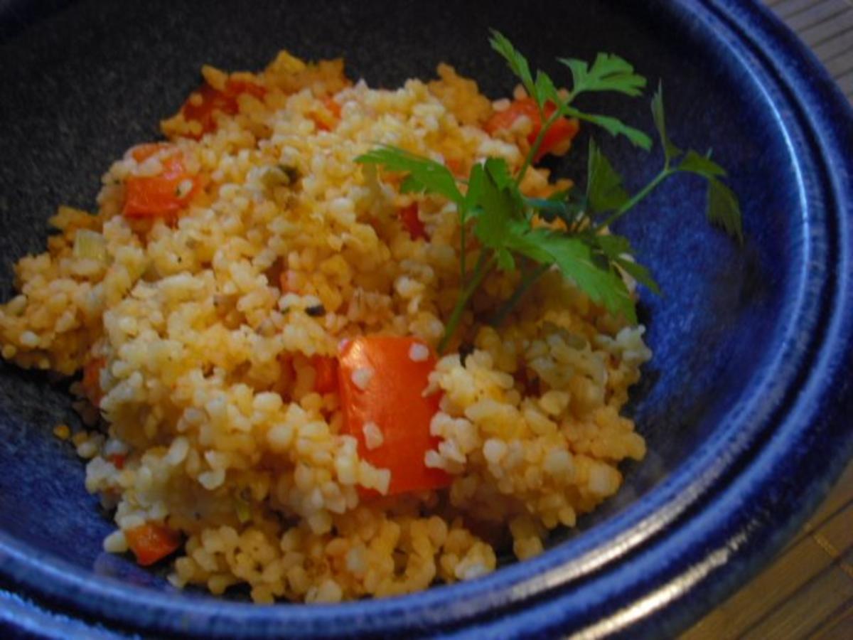 Bulgur mit Paprika und Tomaten - Rezept - kochbar.de