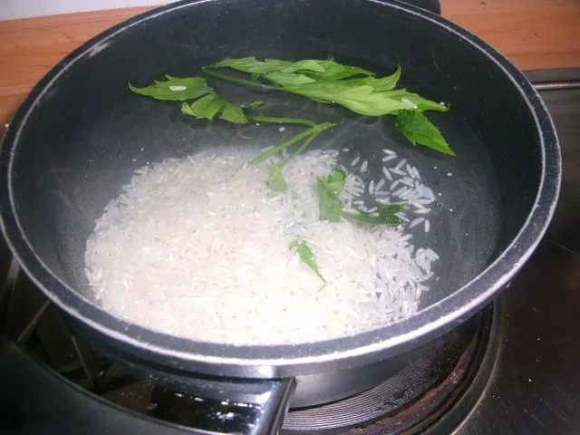 Rezept: Fleischspieße mit Kräuterchampignons und Gemüsereis Bild Nr. 3 Fleischspieße mit Kräuterchampignons und Gemüsereis - Rezept - Bild Nr. 3